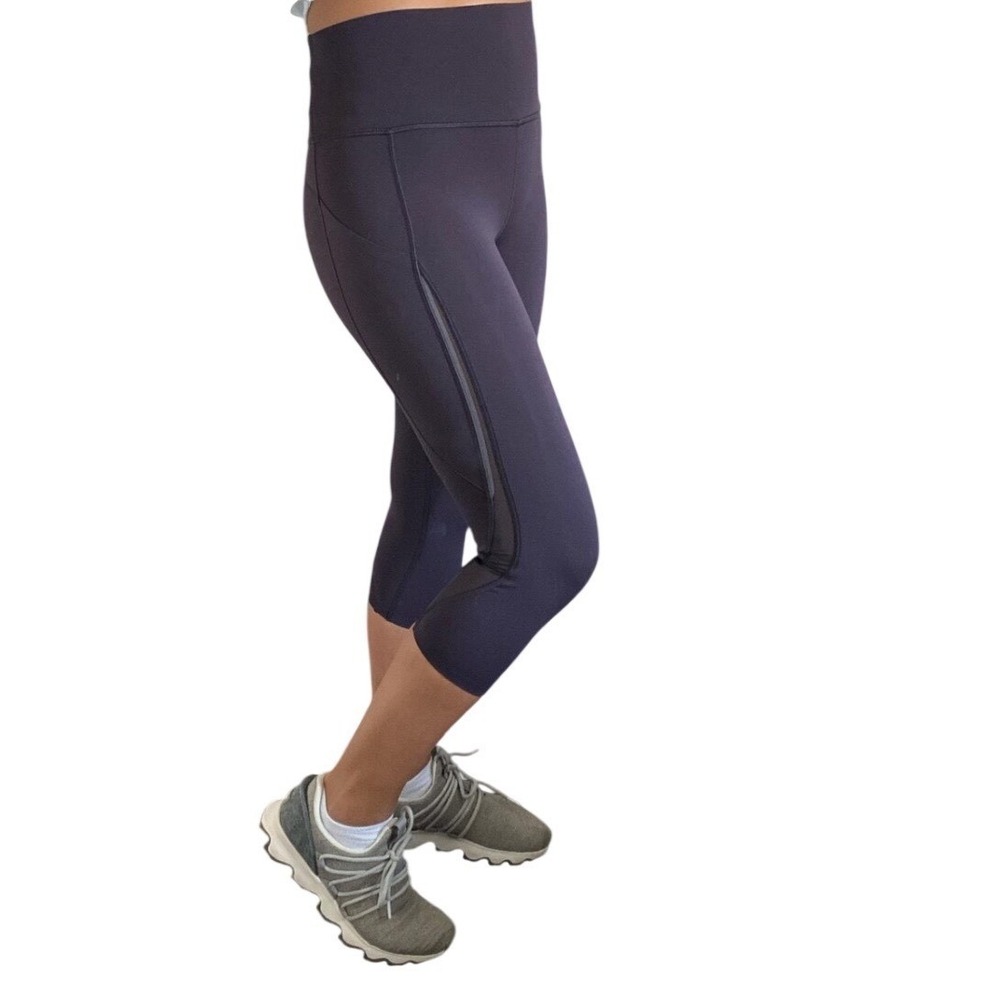 Lululemon Mesh Crop Leggings Size 6 Purple High Rise Pockets